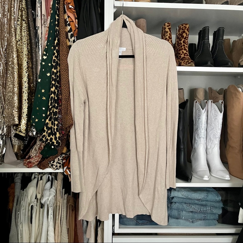 Ribbed cardigan by Leith